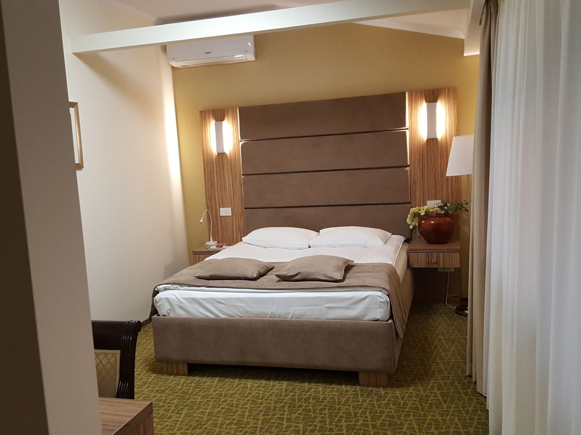 Hotel Tecadra Pipera Kültér fotó